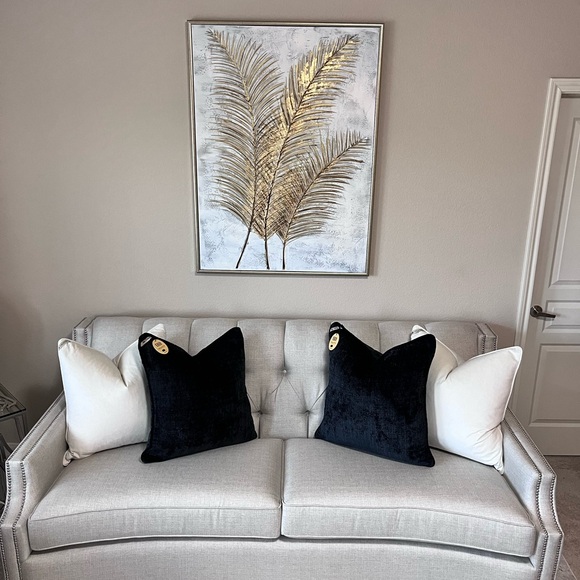 1-NWT CALLISTO HOME
DECORATIVE THROW PILLOWS (Read description for details ) - Picture 12 of 16